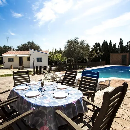 Juncosa Villa *