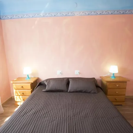 Juncosa Villa *